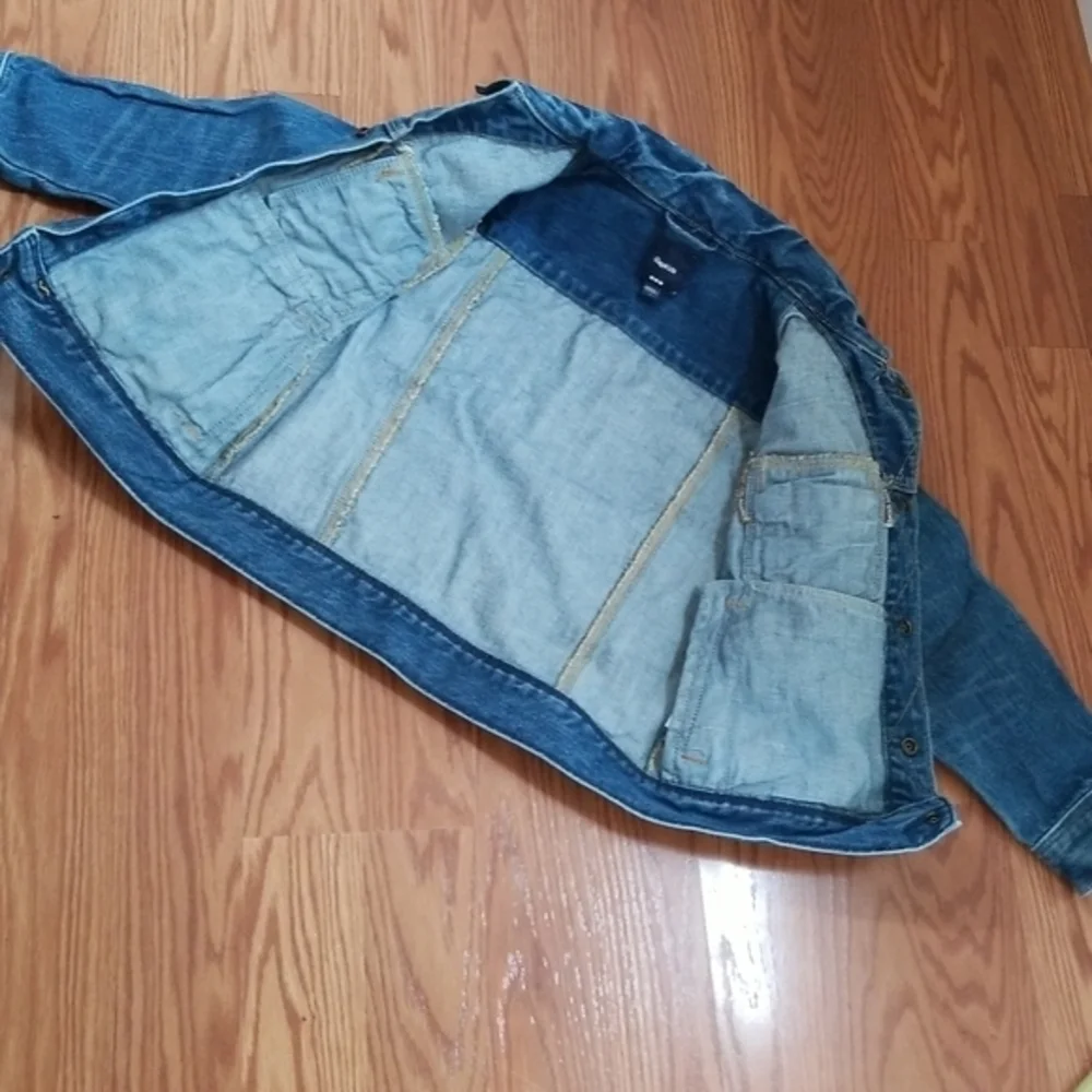 Gap kids jean jacket‎ small